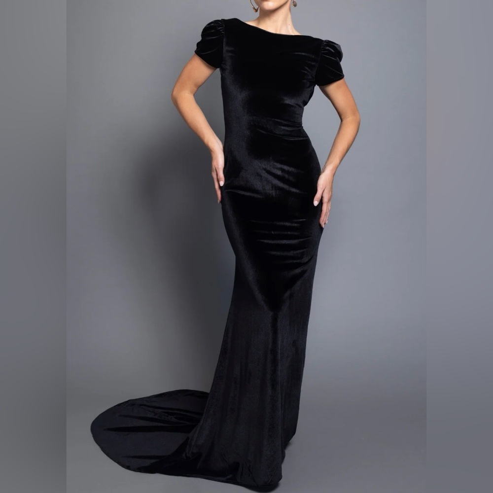 PIA GLADYS PEREY SATINE Velvet Black NWT